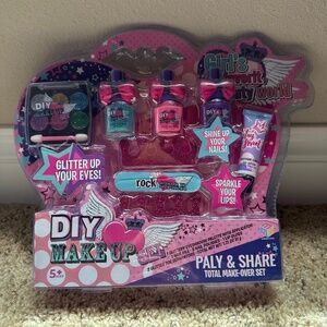 DIY Makeup Set for Girls – Paly & Share Total Makeover Kit